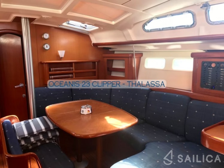 Oceanis 423 - 3 cab. - Yacht Charter Sailica