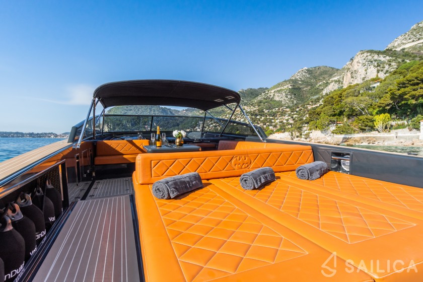 Van Dutch 40 - Yacht Charter Sailica