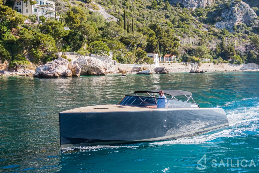 Van Dutch 40 - Yacht Charter Sailica