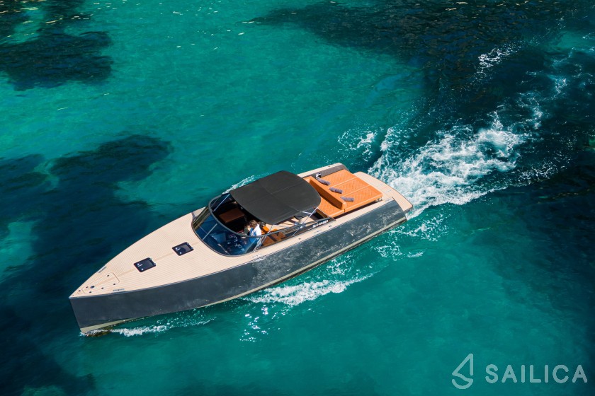 Van Dutch 40 - Yacht Charter Sailica