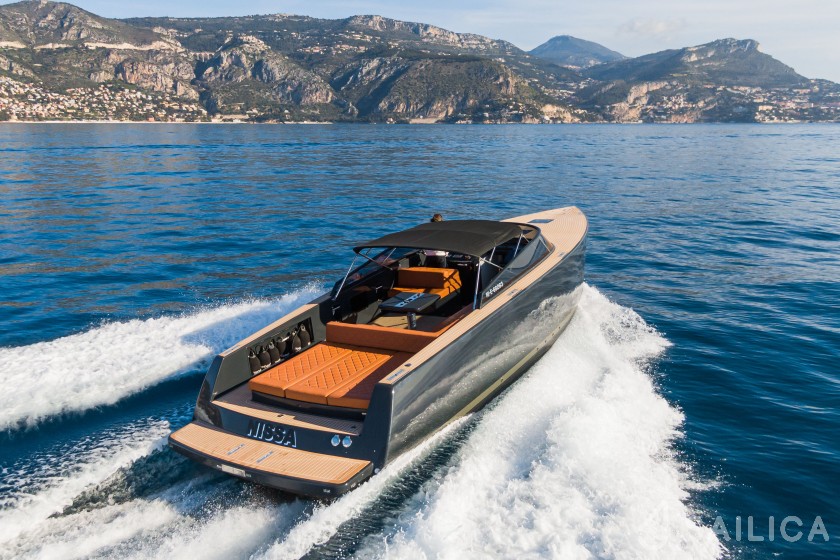 Van Dutch 40 - Yacht Charter Sailica