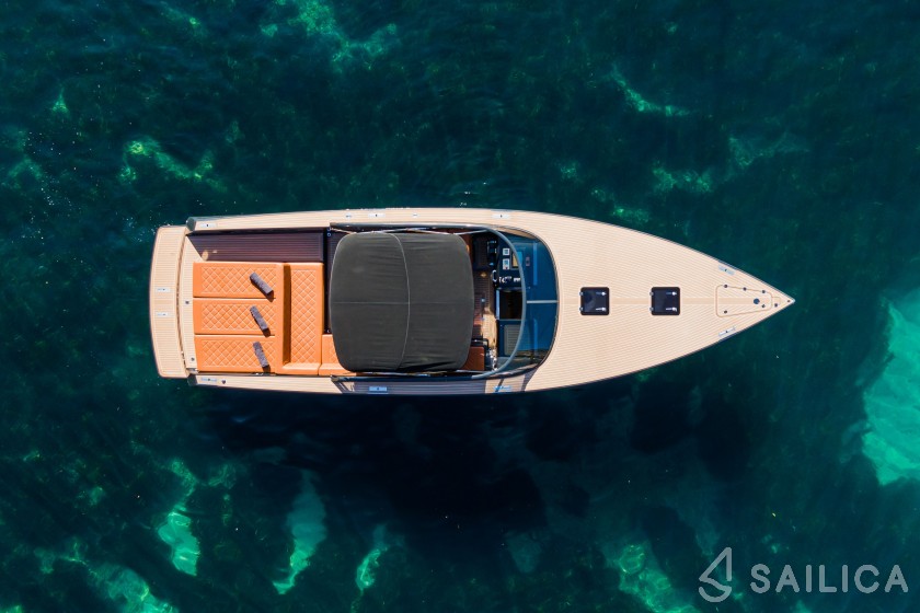 Van Dutch 40 - Yacht Charter Sailica