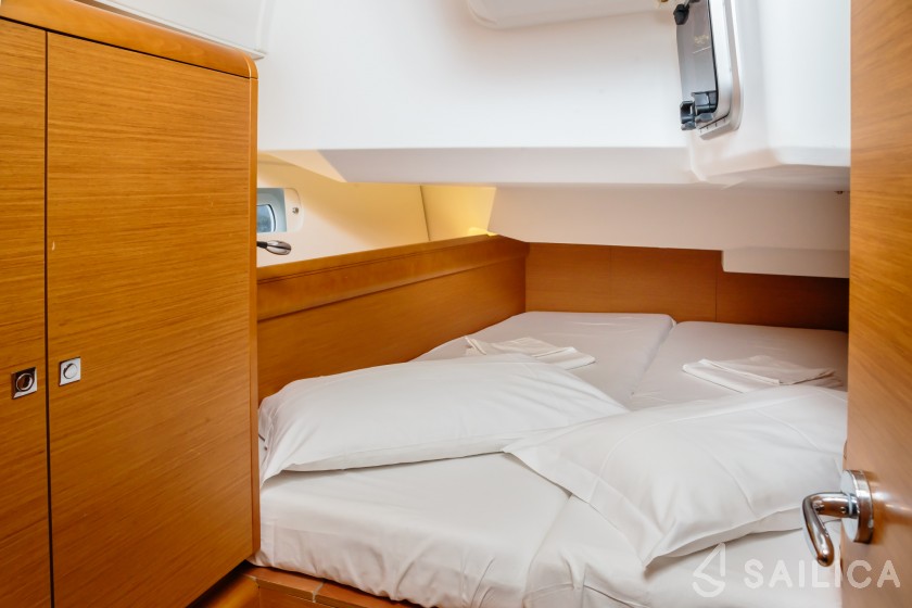 Sun Odyssey 449 - Yacht Charter Sailica