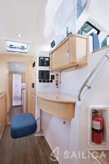 Seawind 1160 - Yacht Charter Sailica