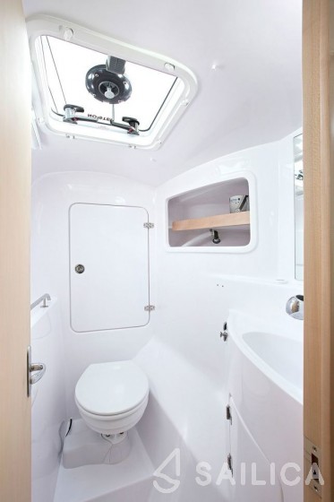 Seawind 1160 - Yacht Charter Sailica