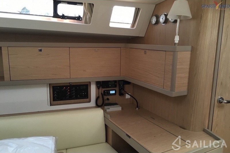 Oceanis 45 - Yacht Charter Sailica