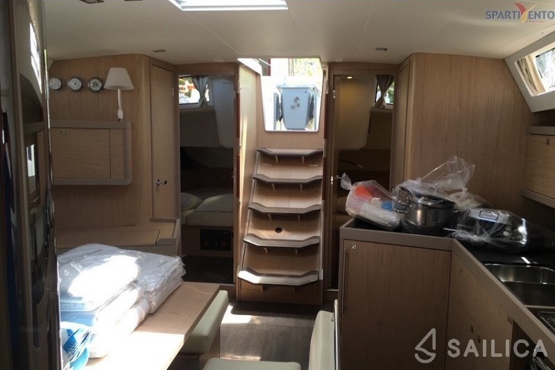 Oceanis 45 - Yacht Charter Sailica