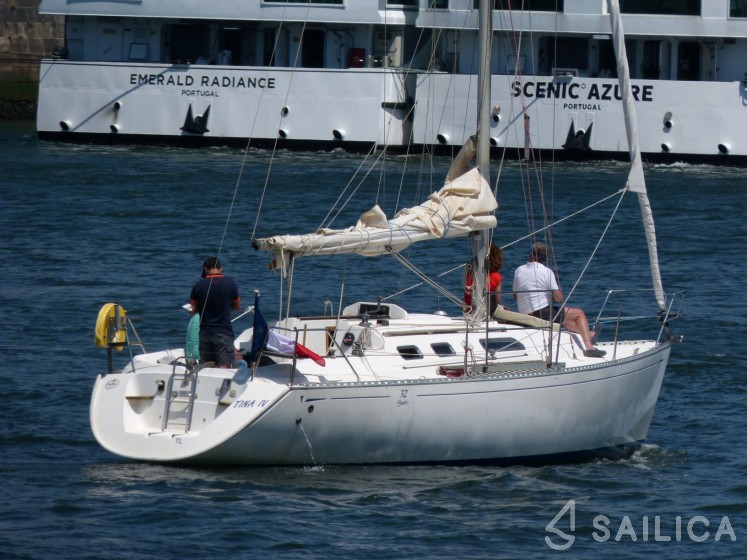 Dufour 32 - Yacht Charter Sailica