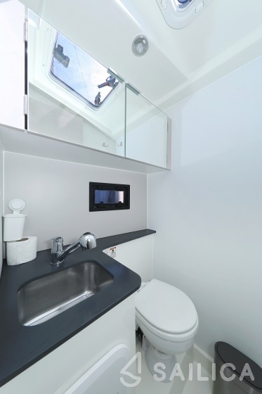 Futura 40 Grand Horizon - Yacht Charter Sailica