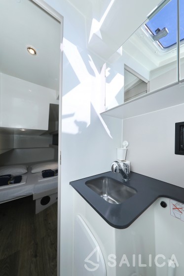 Futura 40 Grand Horizon - Yacht Charter Sailica