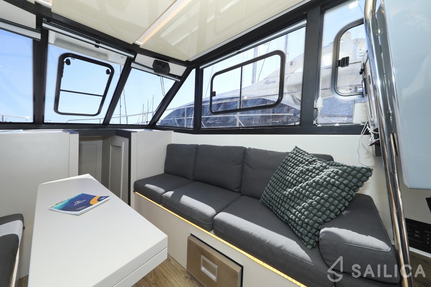 Futura 40 Grand Horizon - Yacht Charter Sailica