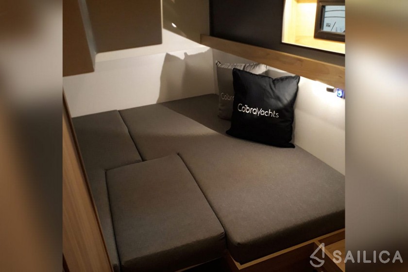 Futura 40 Grand Horizon - Yacht Charter Sailica