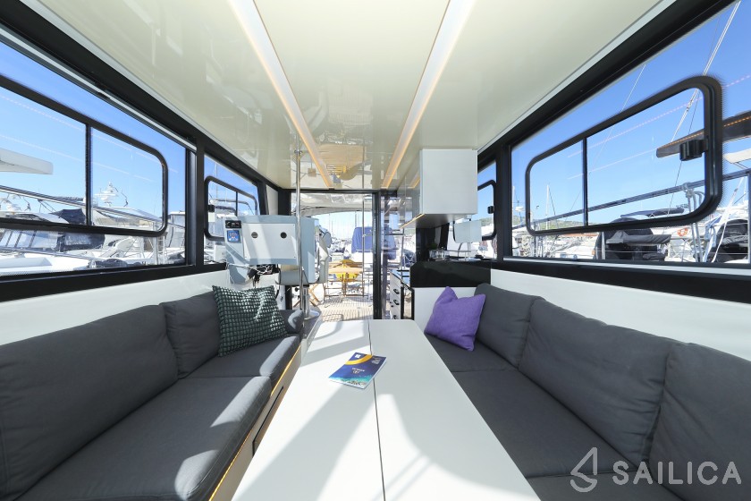 Futura 40 Grand Horizon - Yacht Charter Sailica