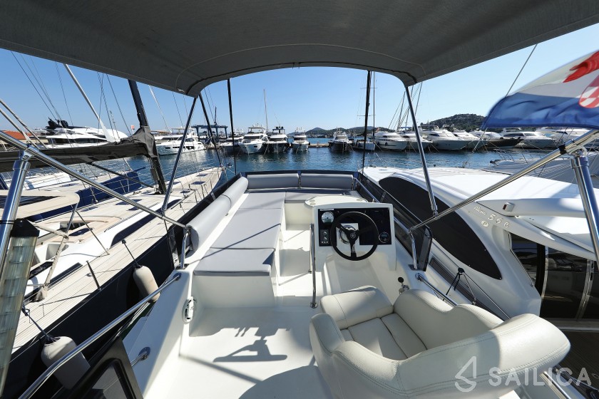 Futura 40 Grand Horizon - Yacht Charter Sailica