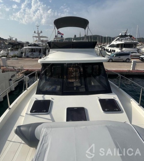Futura 40 Grand Horizon - Yacht Charter Sailica