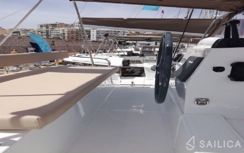 Bali 4.5 - Yacht Charter Sailica