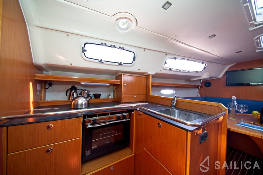Bavaria 35 Cruiser - Yacht Charter Sailica