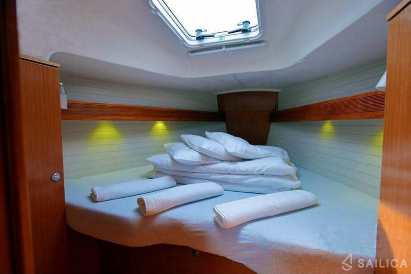 Bavaria 35 Cruiser - Yacht Charter Sailica