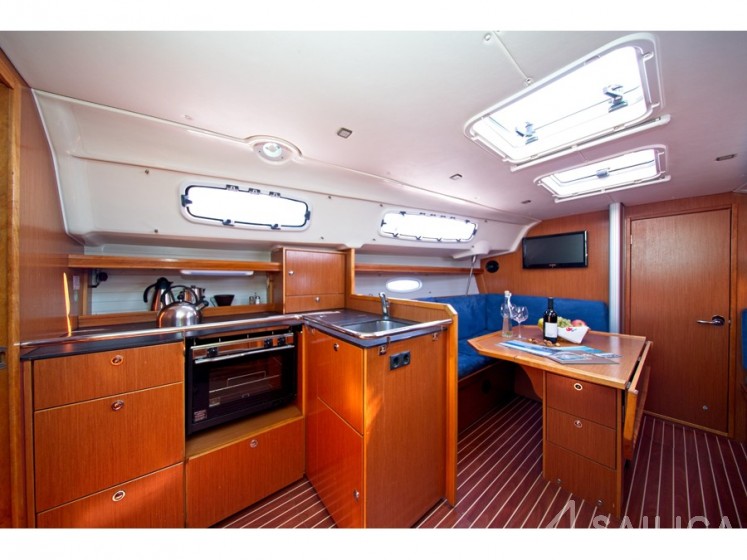 Bavaria 35 Cruiser - Yacht Charter Sailica