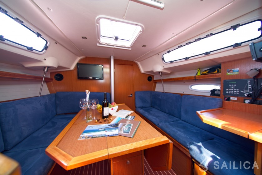 Bavaria 35 Cruiser - Yacht Charter Sailica