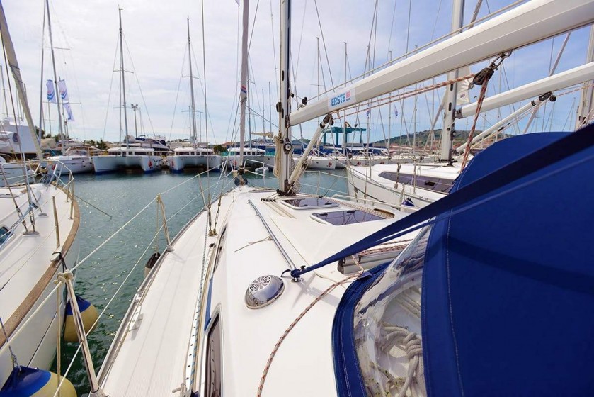 Bavaria 35 Cruiser - Yacht Charter Sailica