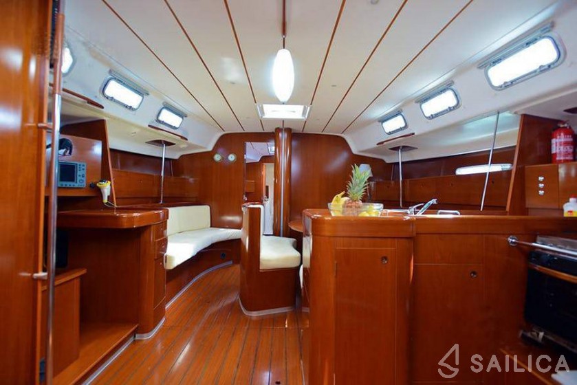 First 47.7 - Yacht Charter Sailica