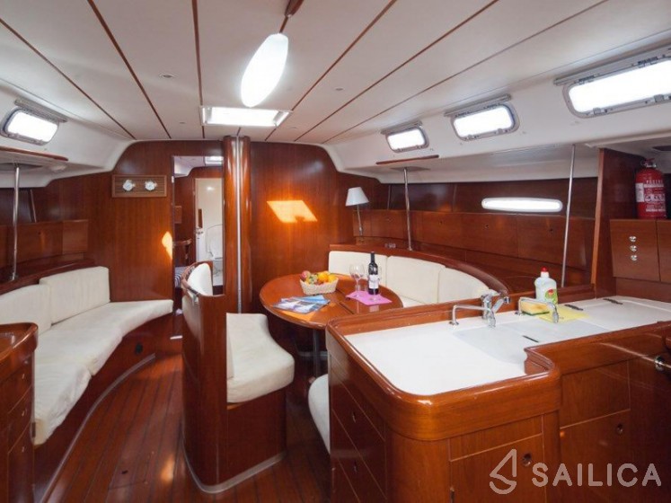 First 47.7 - Yacht Charter Sailica