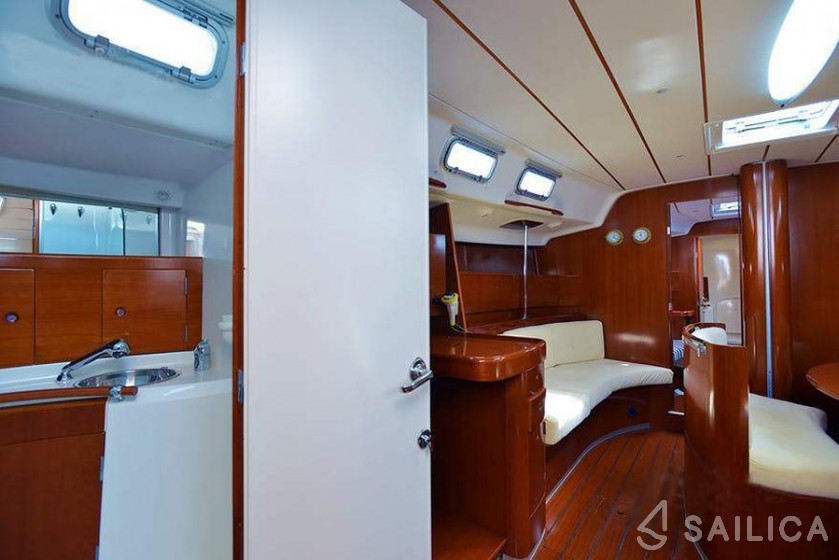 First 47.7 - Yacht Charter Sailica