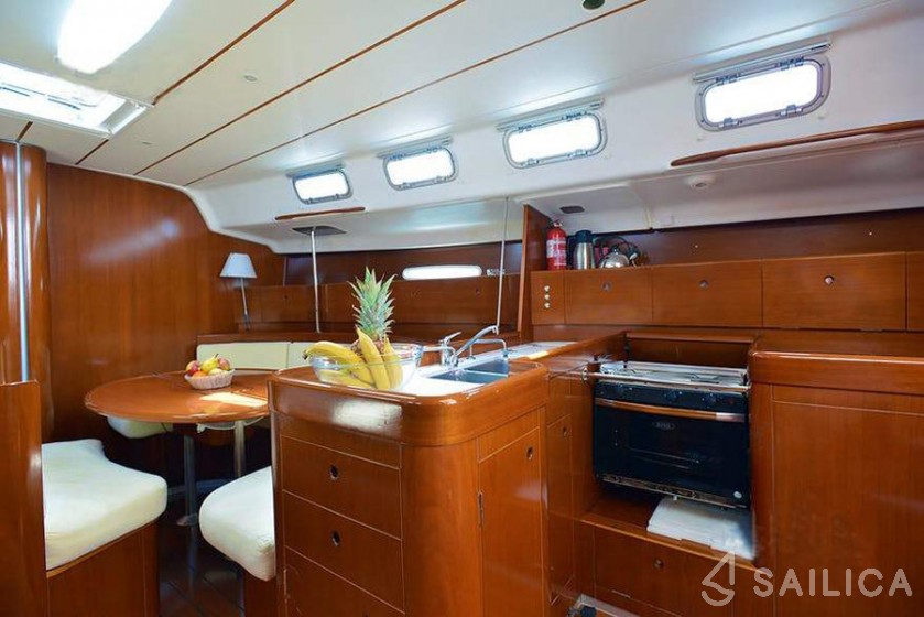 First 47.7 - Yacht Charter Sailica
