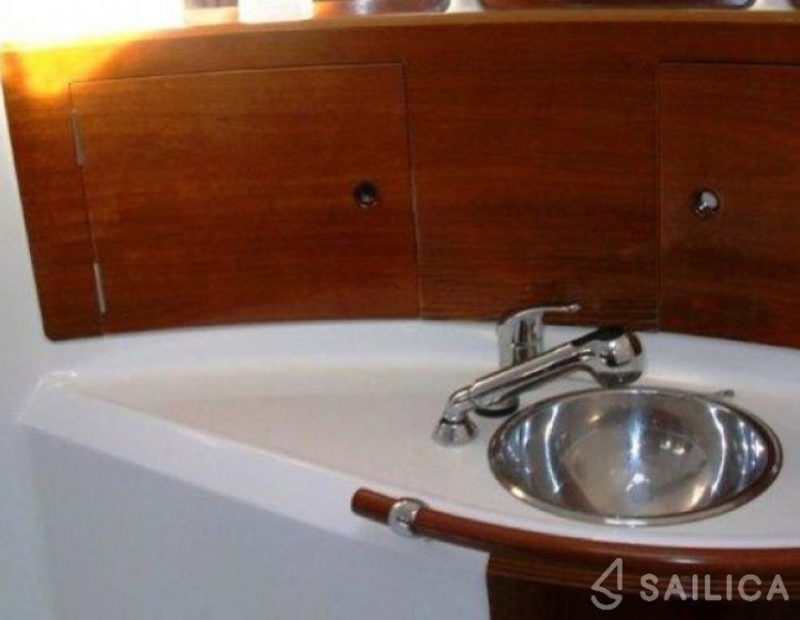 First 47.7 - Yacht Charter Sailica