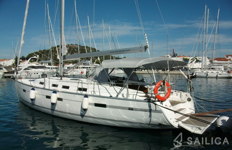 Bavaria Cruiser 45 - Yacht Charter Sailica