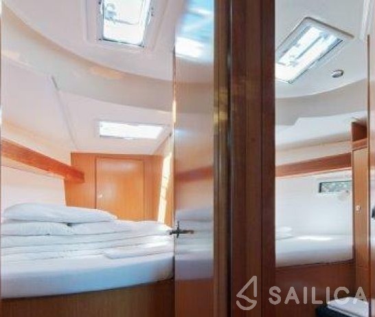 Bavaria Cruiser 45 - Yacht Charter Sailica
