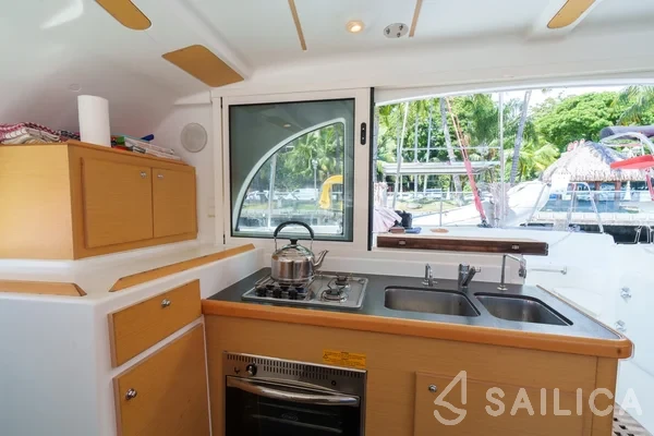 Lagoon 380 S2 - Yacht Charter Sailica