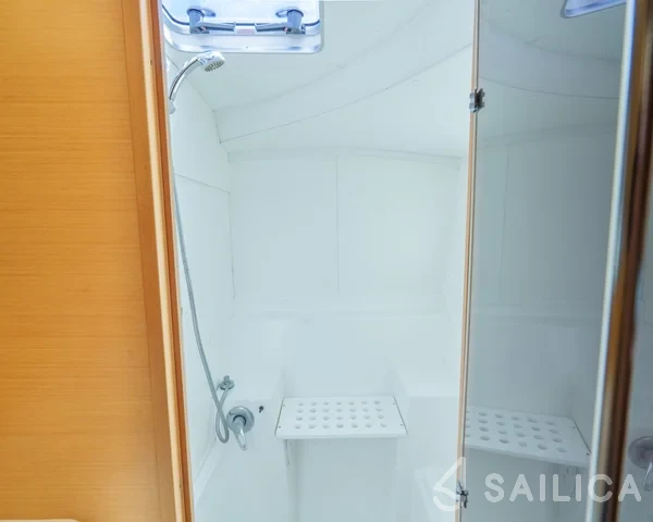 Lagoon 380 S2 - Yacht Charter Sailica