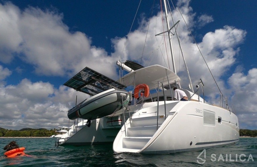 Lagoon 380 S2 - Yacht Charter Sailica
