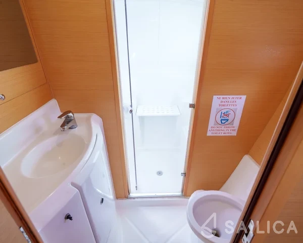 Lagoon 380 S2 - Yacht Charter Sailica