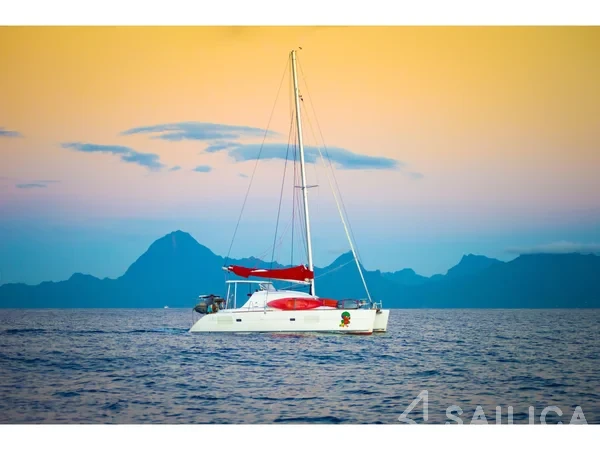 Lagoon 380 S2 - Yacht Charter Sailica