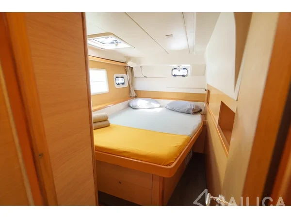 Lagoon 400 S2 - Yacht Charter Sailica