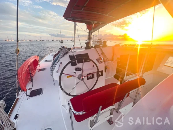 Lagoon 400 S2 - Yacht Charter Sailica