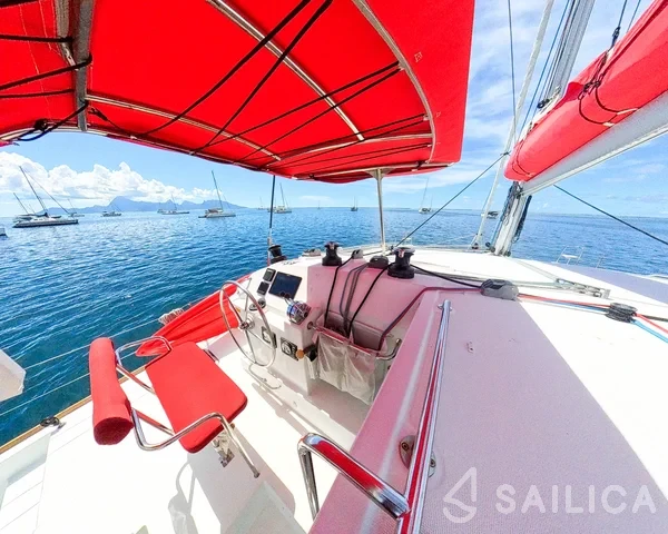 Lagoon 400 S2 - Yacht Charter Sailica
