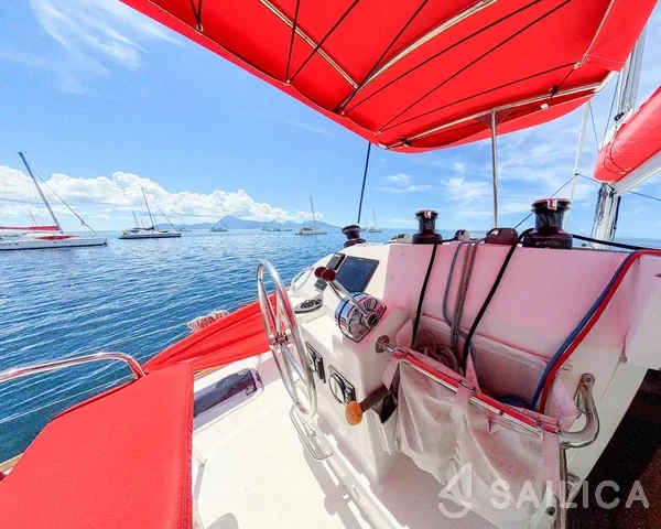 Lagoon 400 S2 - Yacht Charter Sailica