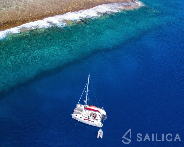 Lagoon 400 S2 - Yacht Charter Sailica