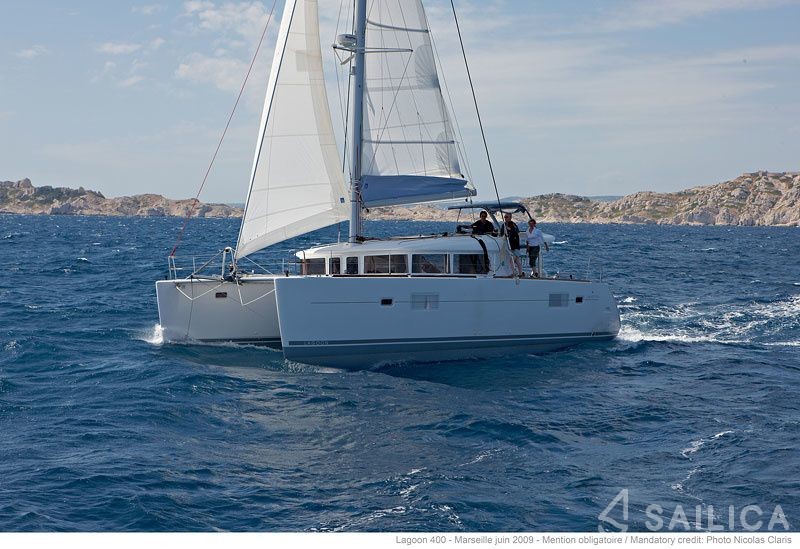 Lagoon 400 S2 - Yacht Charter Sailica
