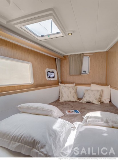 Lagoon 400 S2 - Yacht Charter Sailica