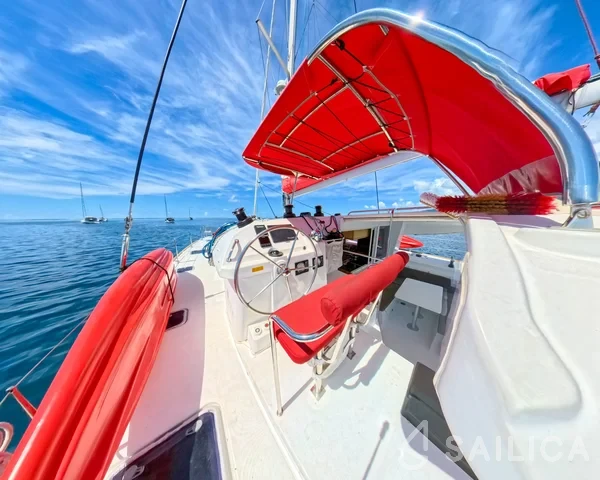 Lagoon 400 S2 - Yacht Charter Sailica