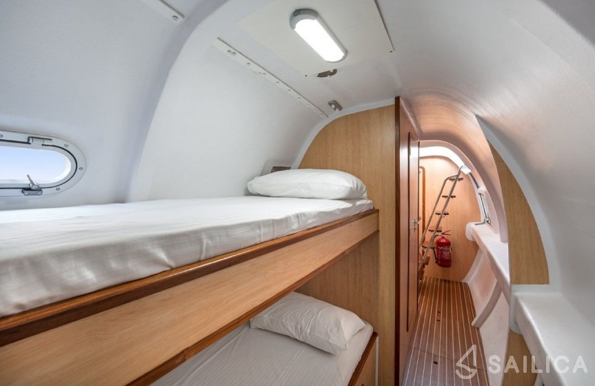 Ocean Voyager 53 - Yacht Charter Sailica