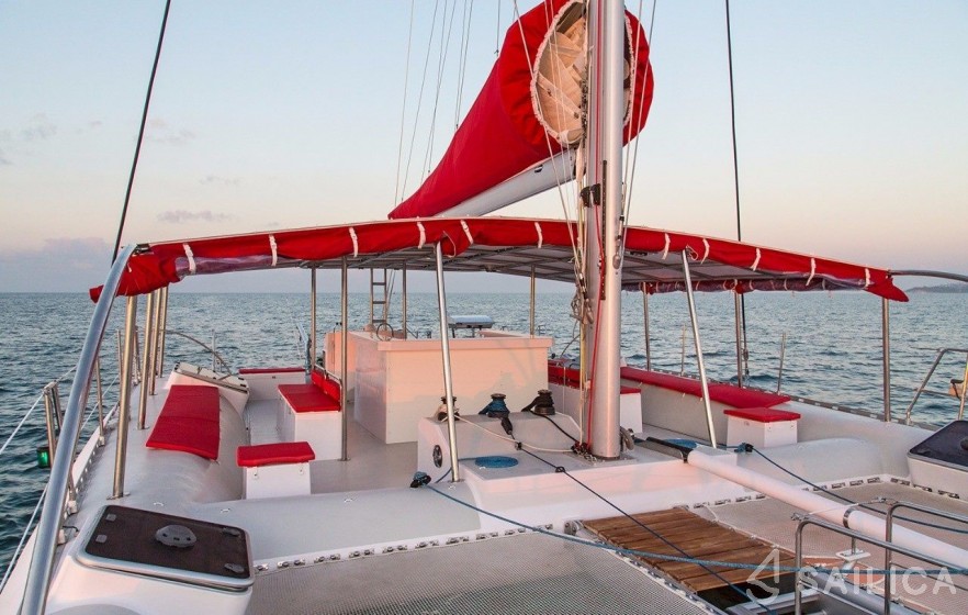 Ocean Voyager 53 - Yacht Charter Sailica