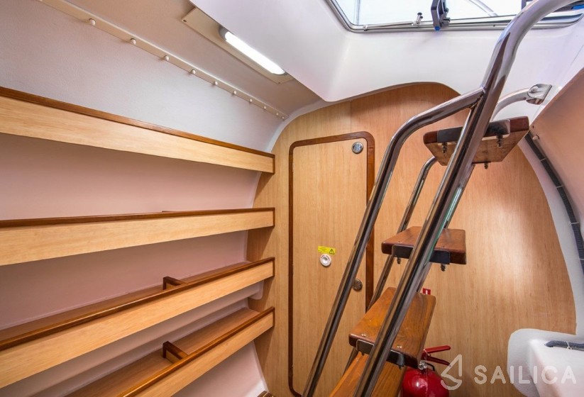 Ocean Voyager 53 - Yacht Charter Sailica