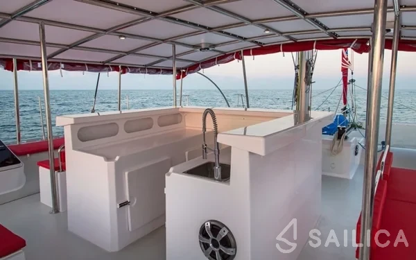 Ocean Voyager 53 - Yacht Charter Sailica