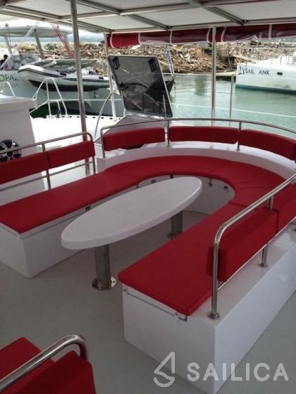 Ocean Voyager 53 - Yacht Charter Sailica